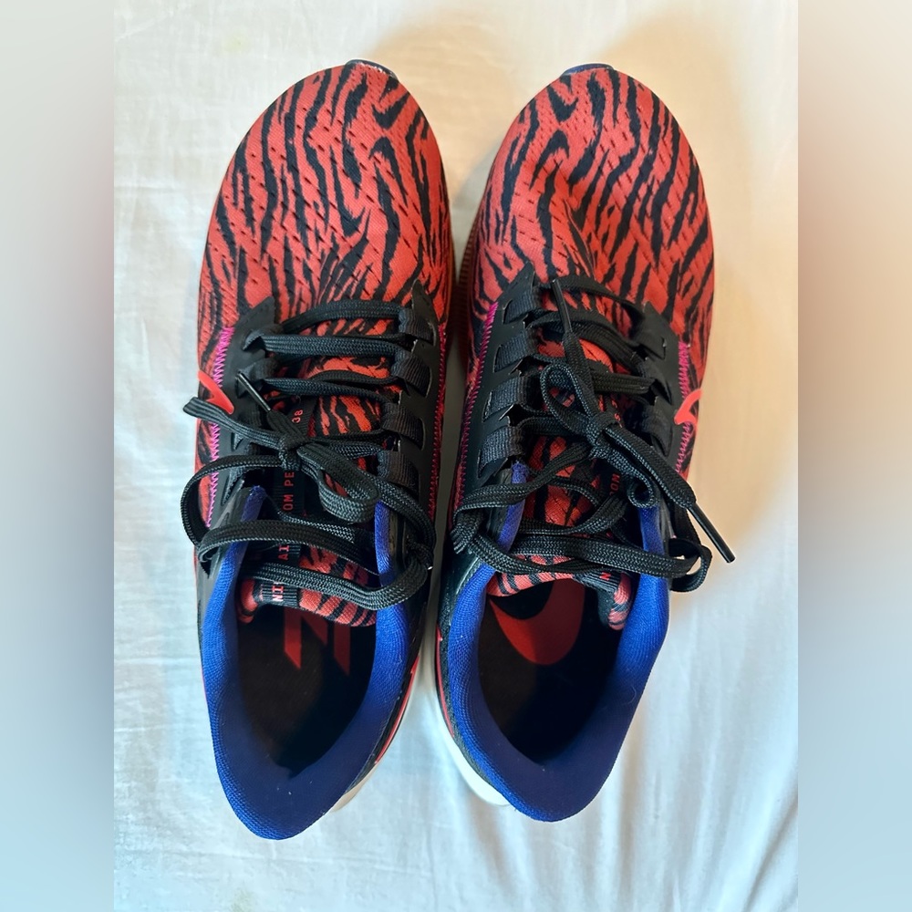 WOMEN'S NIKE AIR ZOOM PEGASUS 38 RUNNING SHOES